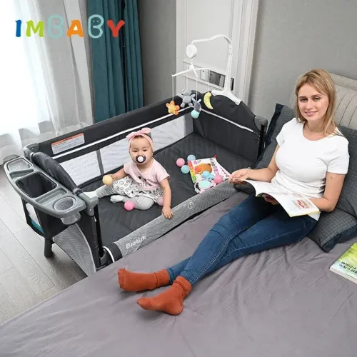 Draagbaar babybed met luiertafel, multifunctionele wieg voor pasgeborenen en schommelstoel voor kinderen van 0 tot 6 jaar